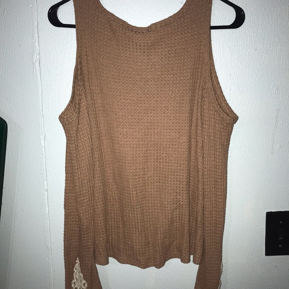 Top - Picture 2 of 4